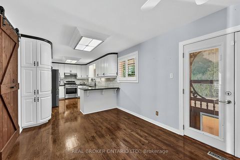 Photo 8 at 222 Park Avenue, Holland Landing, East Gwillimbury