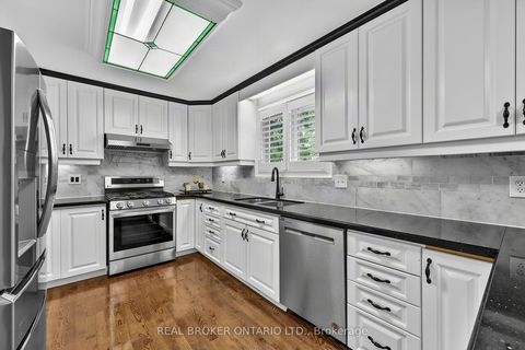 Photo 11 at 222 Park Avenue, Holland Landing, East Gwillimbury
