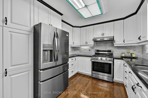 Photo 12 at 222 Park Avenue, Holland Landing, East Gwillimbury