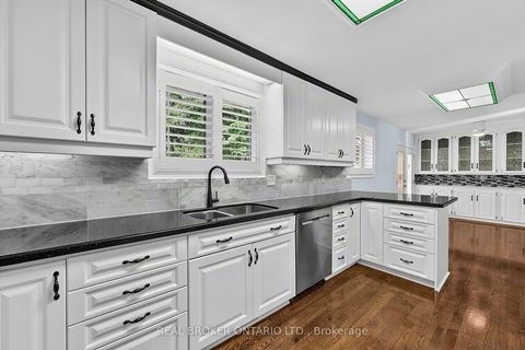 Photo 13 at 222 Park Avenue, Holland Landing, East Gwillimbury