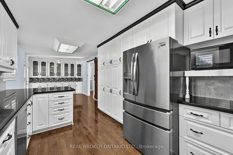 Photo 14 at 222 Park Avenue, Holland Landing, East Gwillimbury