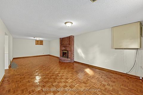 Photo 25 at 222 Park Avenue, Holland Landing, East Gwillimbury