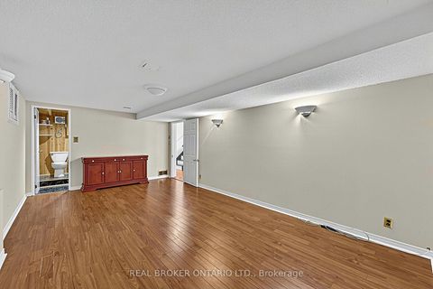Photo 31 at 222 Park Avenue, Holland Landing, East Gwillimbury