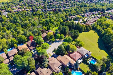 Photo 1 at 16 Ravencliffe Road, Willowbrook, Markham