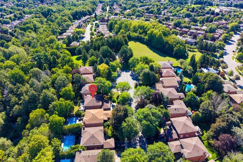 Photo 2 at 16 Ravencliffe Road, Willowbrook, Markham