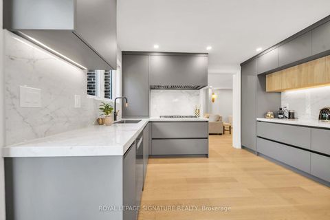 Photo 19 at 16 Ravencliffe Road, Willowbrook, Markham