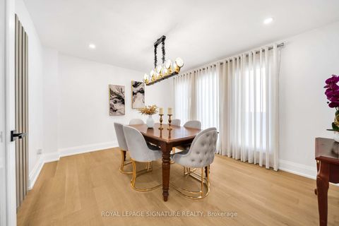 Photo 23 at 16 Ravencliffe Road, Willowbrook, Markham