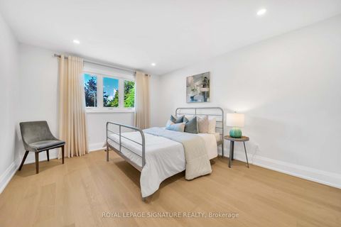 Photo 27 at 16 Ravencliffe Road, Willowbrook, Markham