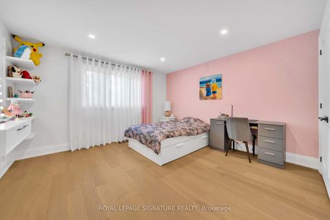 Photo 31 at 16 Ravencliffe Road, Willowbrook, Markham
