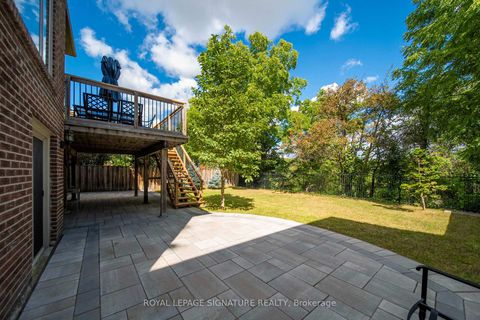 Photo 40 at 16 Ravencliffe Road, Willowbrook, Markham