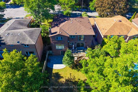Photo 45 at 16 Ravencliffe Road, Willowbrook, Markham