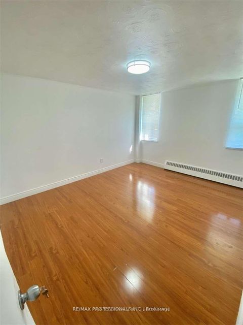Photo 10 at 310 - 2245 Eglinton Avenue E, Ionview, Toronto