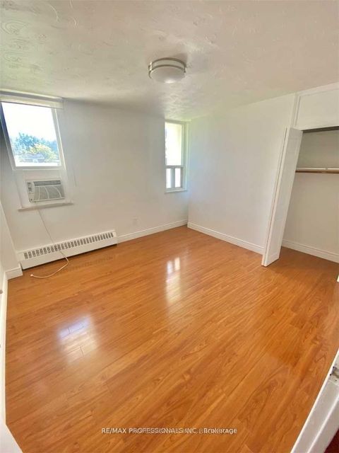 Photo 12 at 310 - 2245 Eglinton Avenue E, Ionview, Toronto