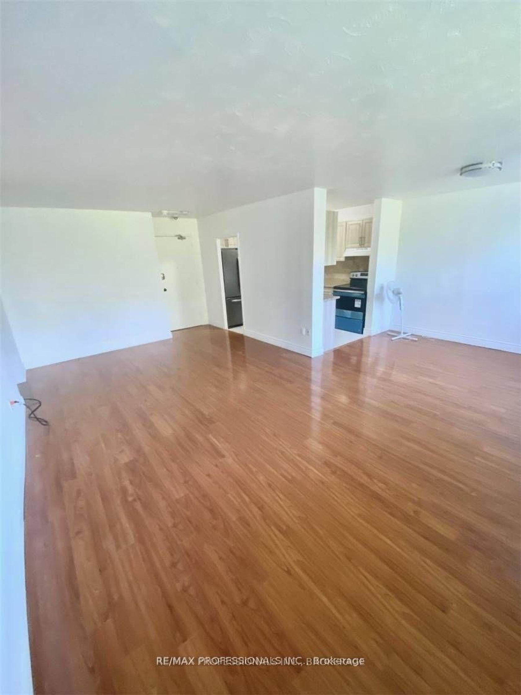 310 - 2245 Eglinton Avenue E, Ionview, Toronto photo 2