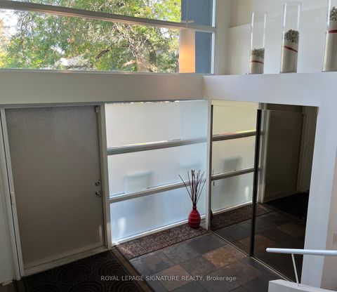 Photo 6 at 90 Berkinshaw Crescent, Don Mills, Toronto