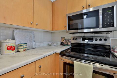 Photo 14 at 317 - 415 Jarvis Street, South St. James Town, Toronto