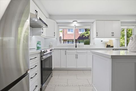 Photo 3 at 22 Snapdragon Drive, Pleasant View, Toronto