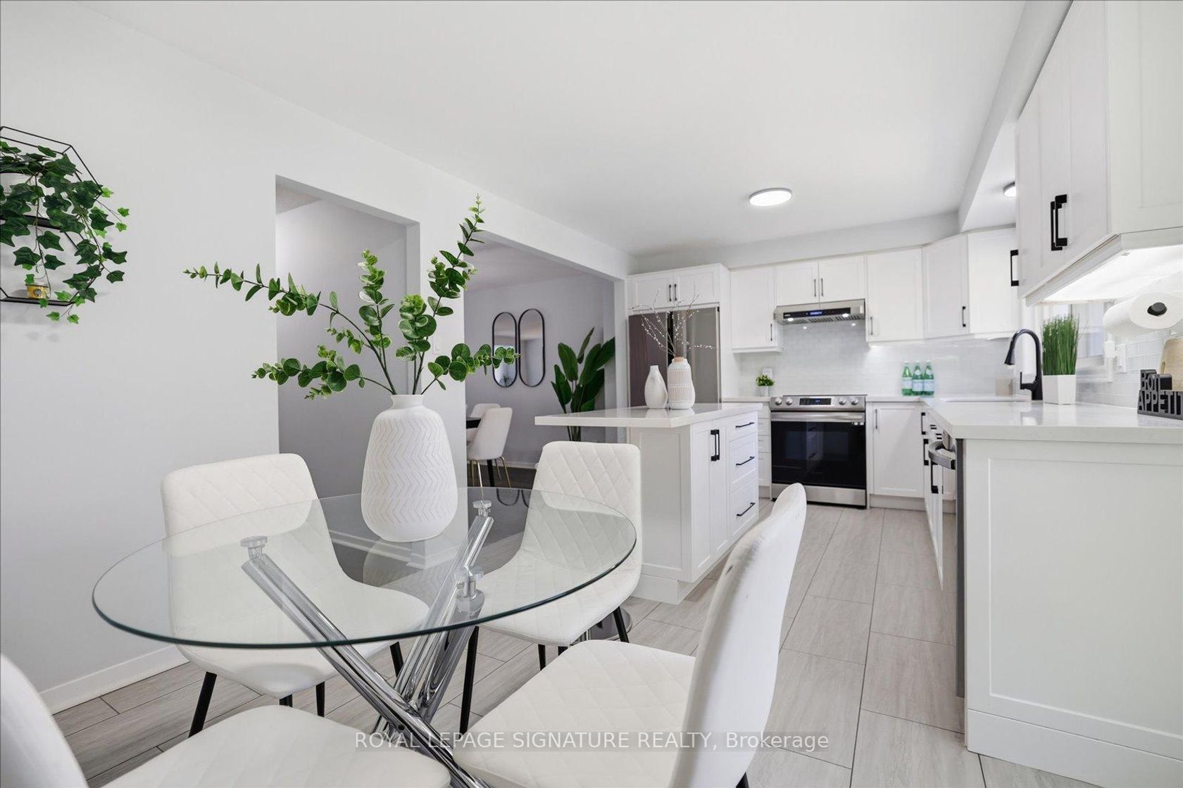 22 Snapdragon Drive, Pleasant View, Toronto photo 8