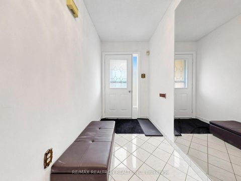Photo 2 at 101 Chieftain Crescent, Allandale Centre, Barrie