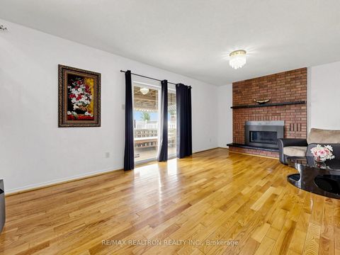 Photo 4 at 101 Chieftain Crescent, Allandale Centre, Barrie