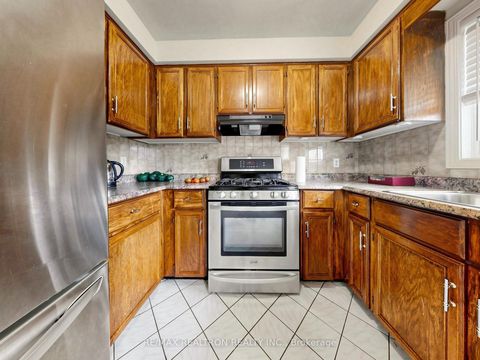 Photo 8 at 101 Chieftain Crescent, Allandale Centre, Barrie
