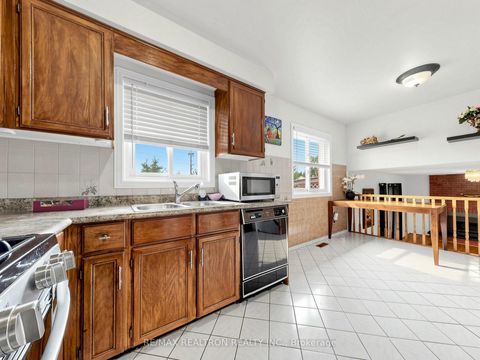Photo 10 at 101 Chieftain Crescent, Allandale Centre, Barrie
