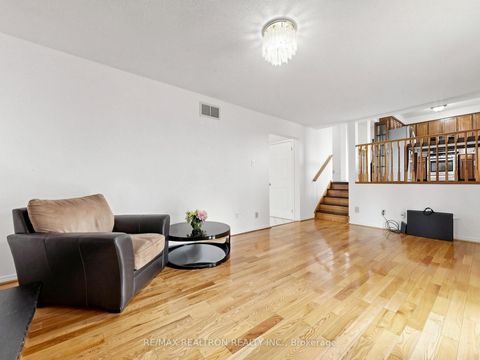 Photo 16 at 101 Chieftain Crescent, Allandale Centre, Barrie