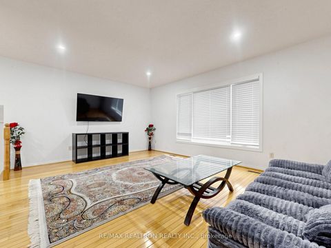 Photo 21 at 101 Chieftain Crescent, Allandale Centre, Barrie