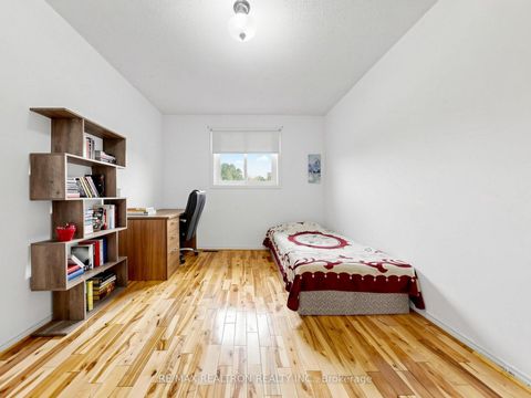 Photo 23 at 101 Chieftain Crescent, Allandale Centre, Barrie