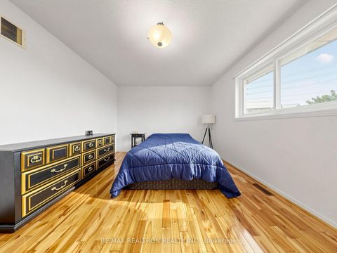 Photo 30 at 101 Chieftain Crescent, Allandale Centre, Barrie