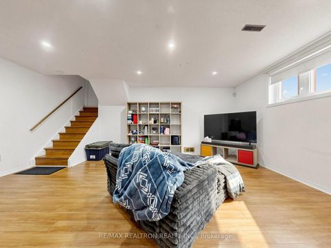 Photo 32 at 101 Chieftain Crescent, Allandale Centre, Barrie
