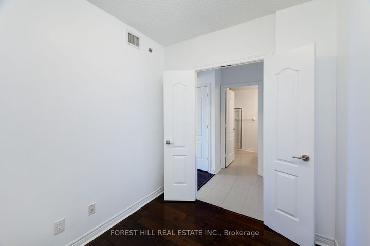 Photo 6 at 510 - 2756 Old Leslie Street, Bayview Village, Toronto