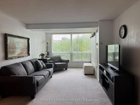 Photo 1 at 221 - 326 Major Mackenzie Drive E, Crosby, Richmond Hill
