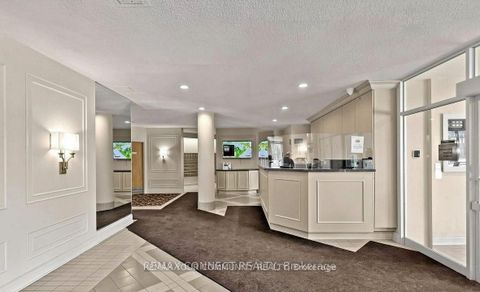 Photo 14 at 221 - 326 Major Mackenzie Drive E, Crosby, Richmond Hill