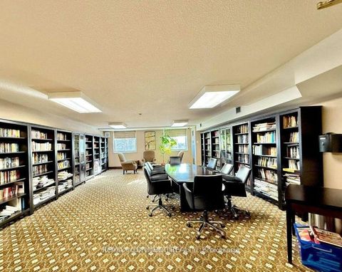 Photo 15 at 221 - 326 Major Mackenzie Drive E, Crosby, Richmond Hill