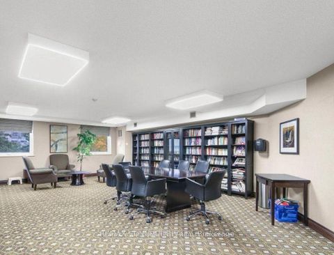 Photo 16 at 221 - 326 Major Mackenzie Drive E, Crosby, Richmond Hill
