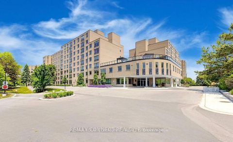 Photo 18 at 221 - 326 Major Mackenzie Drive E, Crosby, Richmond Hill