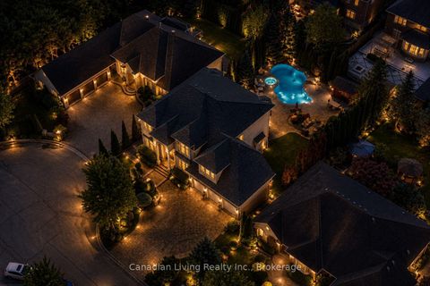 Photo 5 at 63 mapledown Way N, Rural Vaughan, Vaughan