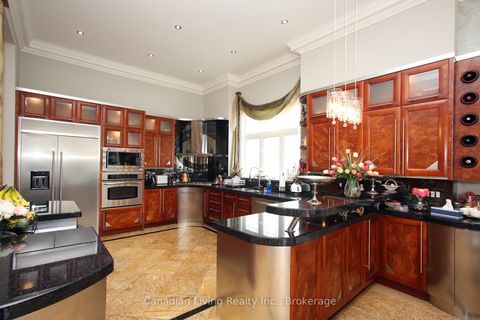 Photo 12 at 63 mapledown Way N, Rural Vaughan, Vaughan