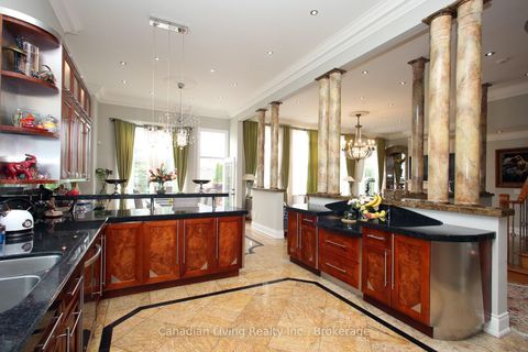 Photo 13 at 63 mapledown Way N, Rural Vaughan, Vaughan