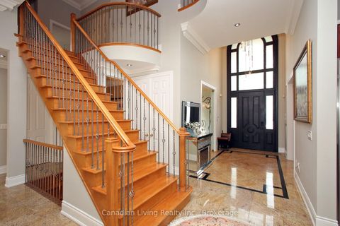 Photo 23 at 63 mapledown Way N, Rural Vaughan, Vaughan
