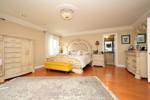 Photo 25 at 63 mapledown Way N, Rural Vaughan, Vaughan