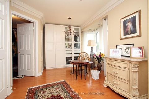 Photo 26 at 63 mapledown Way N, Rural Vaughan, Vaughan