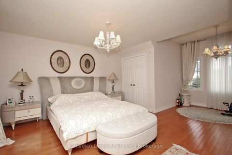 Photo 32 at 63 mapledown Way N, Rural Vaughan, Vaughan