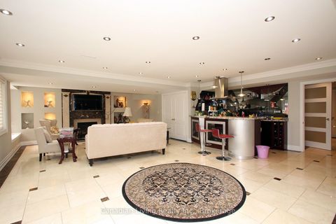 Photo 35 at 63 mapledown Way N, Rural Vaughan, Vaughan