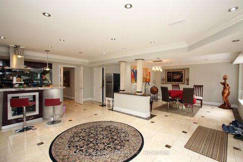 Photo 36 at 63 mapledown Way N, Rural Vaughan, Vaughan