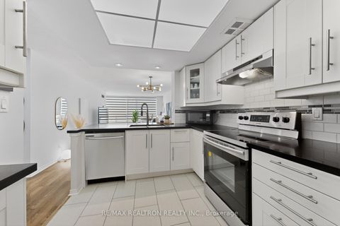 Photo 11 at 410 - 5765 Yonge Street, Newtonbrook East, Toronto
