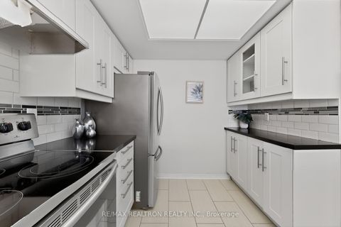 Photo 12 at 410 - 5765 Yonge Street, Newtonbrook East, Toronto