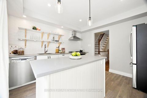 Photo 13 at 3 - 64 Old Mill Terrace, Queensway, Toronto