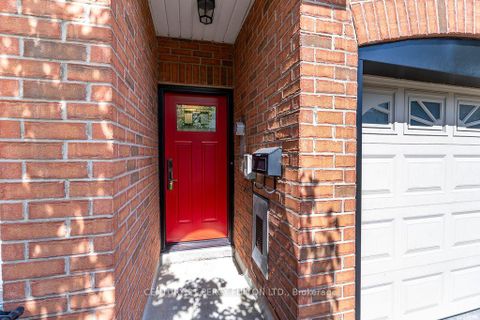 Photo 3 at 28 Rumi Crescent, Victoria Village, Toronto